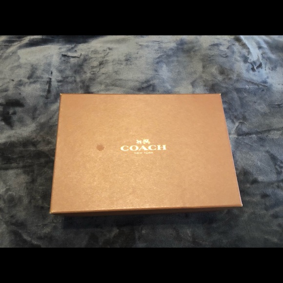 Shoes. Closet update in progress 👠 - Picture 3 of 5